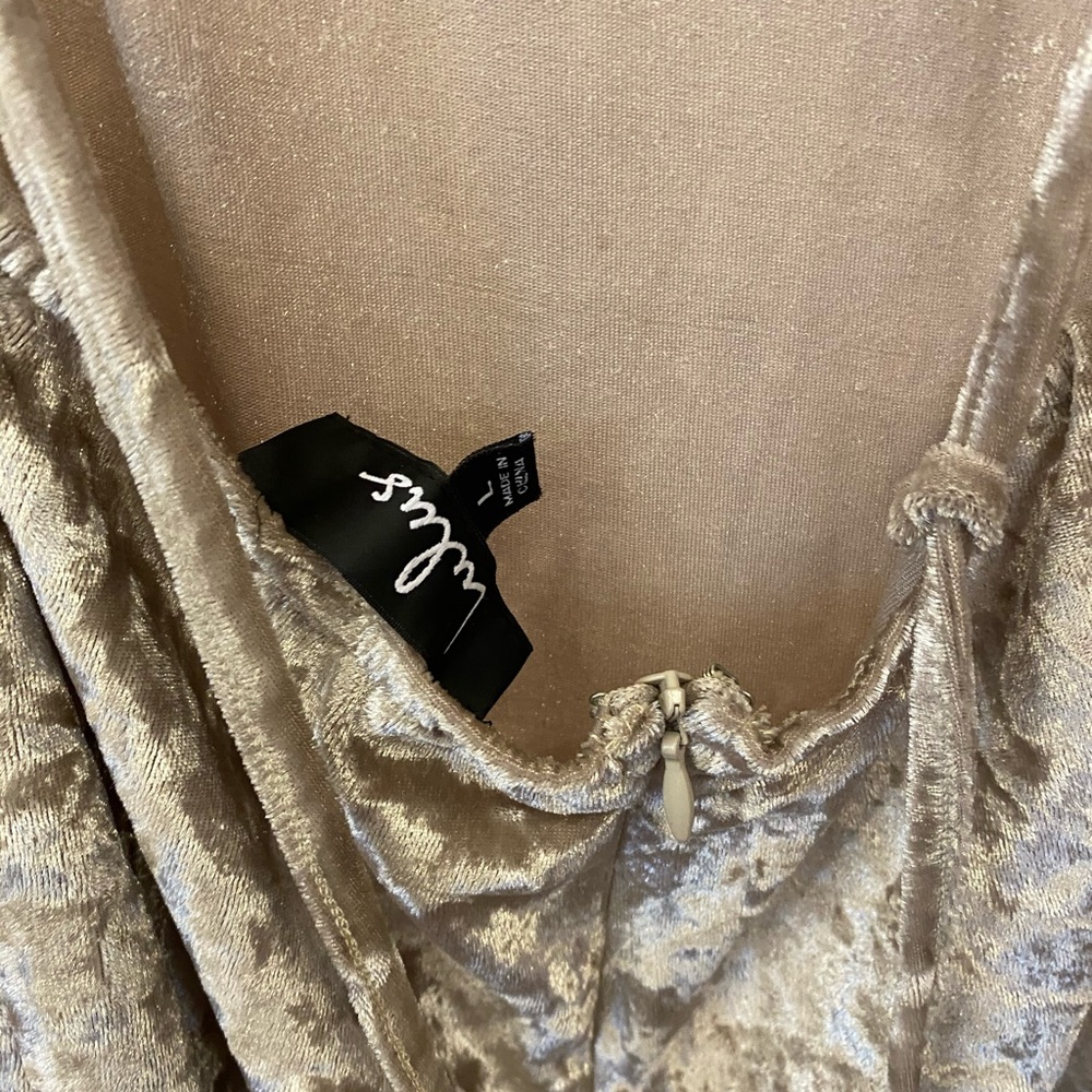 Lulus - Picture 4 of 4